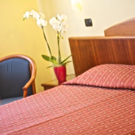 Lo Scacciapensieri Hotel & Restaurant Monteroni di Lecce Eksteriør bilde