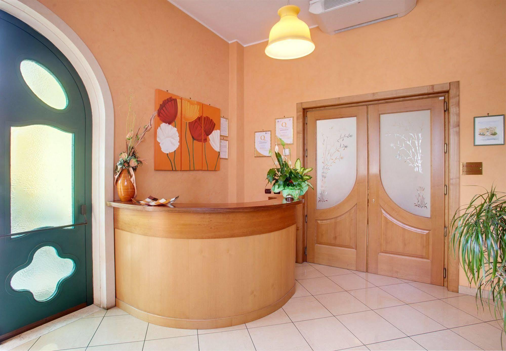 Lo Scacciapensieri Hotel & Restaurant Monteroni di Lecce Eksteriør bilde