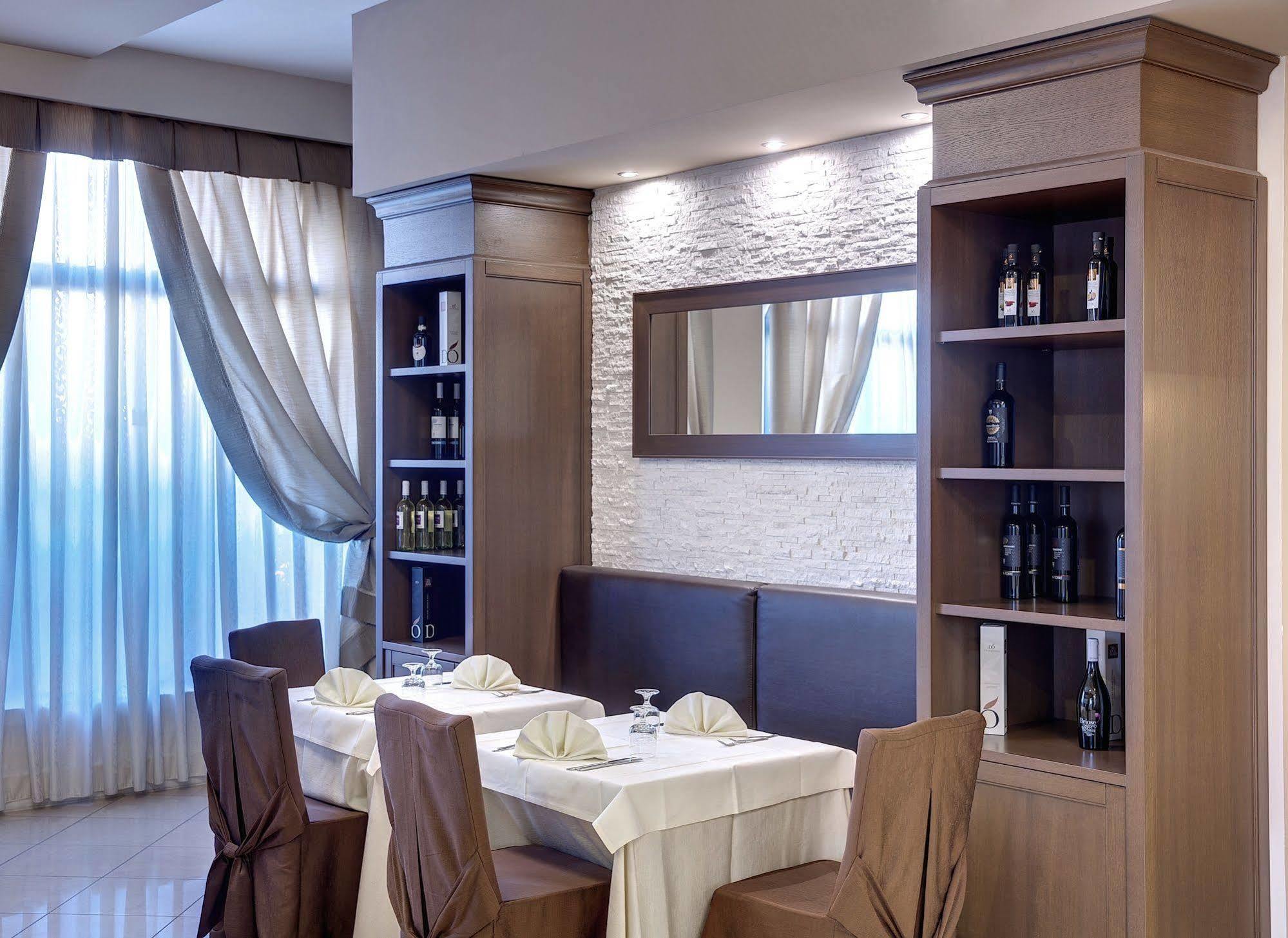 Lo Scacciapensieri Hotel & Restaurant Monteroni di Lecce Eksteriør bilde