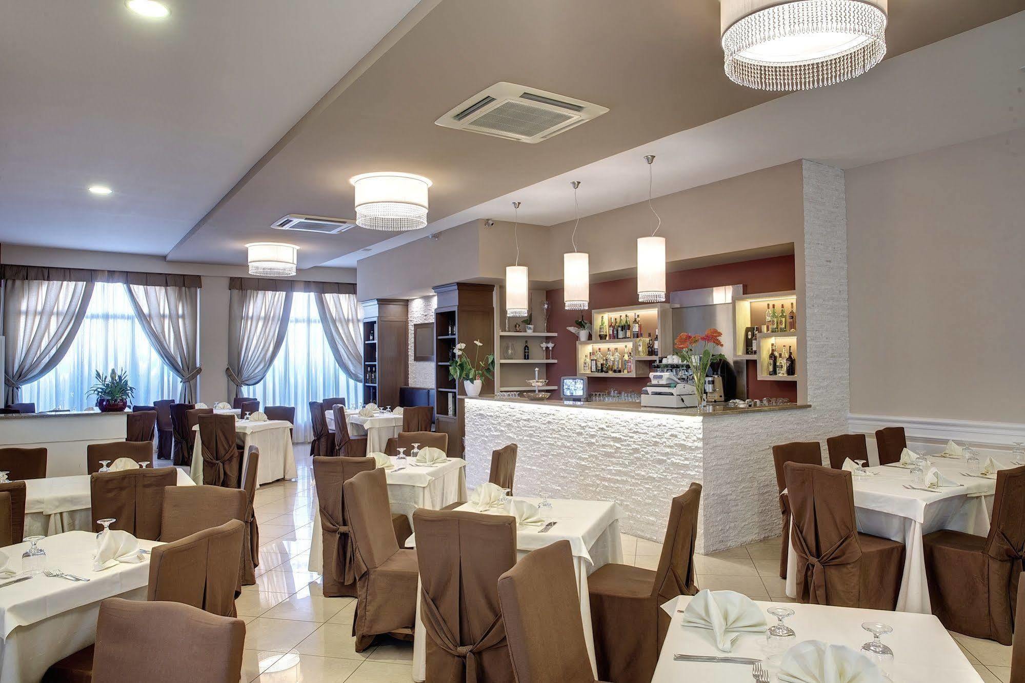Lo Scacciapensieri Hotel & Restaurant Monteroni di Lecce Eksteriør bilde