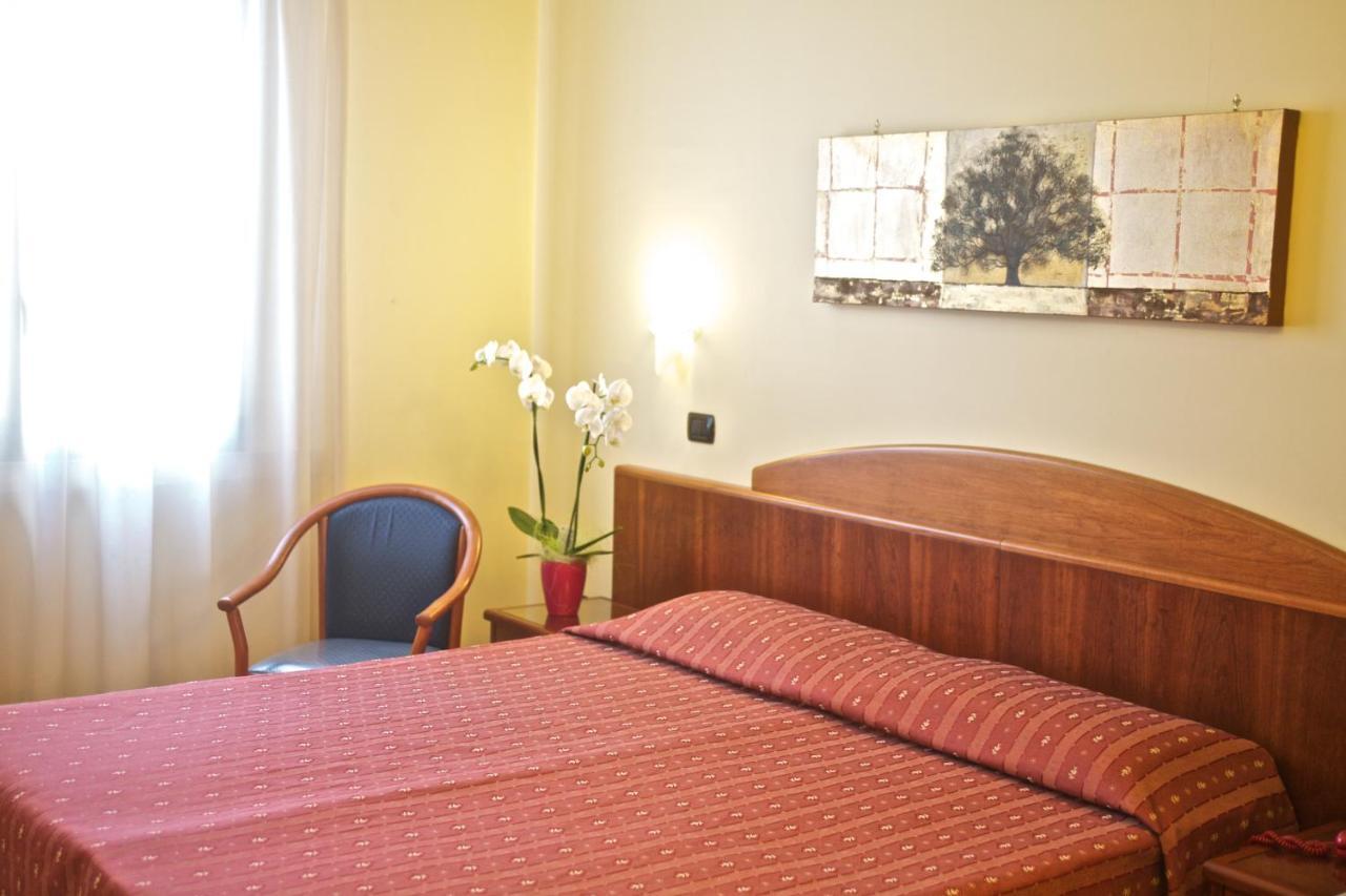 Lo Scacciapensieri Hotel & Restaurant Monteroni di Lecce Rom bilde